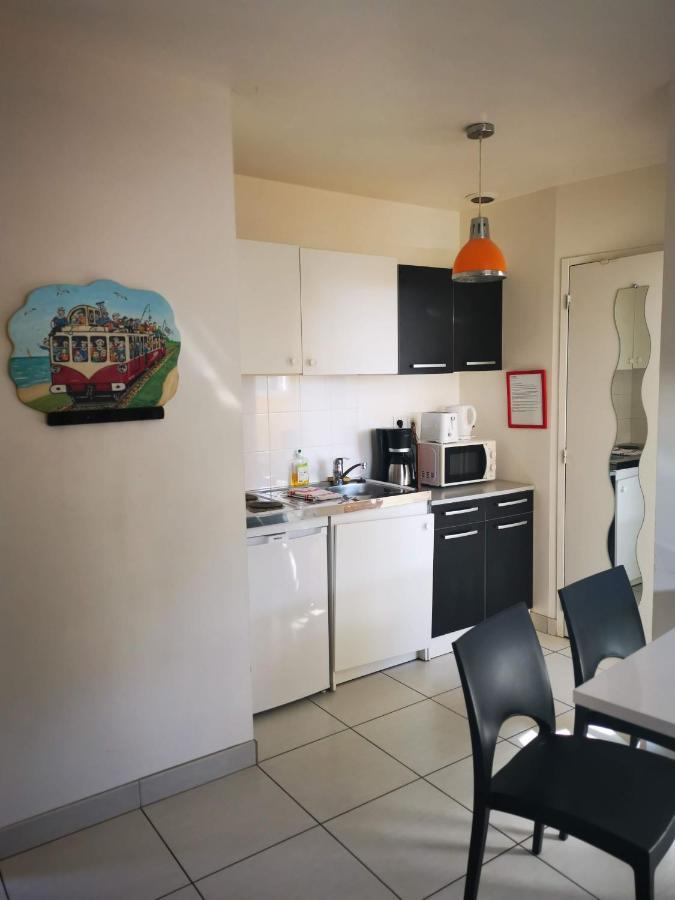 Appartements De L'Auberge Du Chemin De Fer Lanester Exterior photo